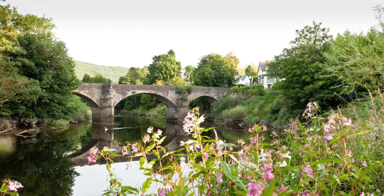 فندق The Newbridge On أوسك المظهر الخارجي الصورة